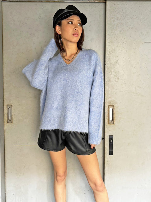 Vネックロングシャギーニットトップス